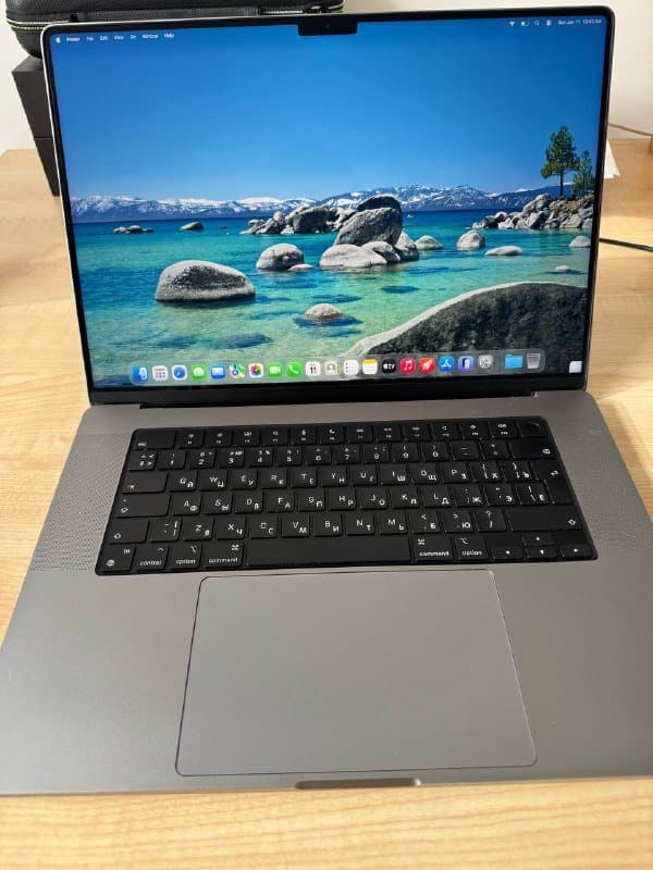 MacBook Pro 16" M2 Pro 16gb ram 1Tb SSD 2