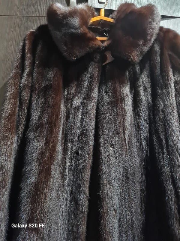 Натуральная норковая шуба с капюшоном 2
