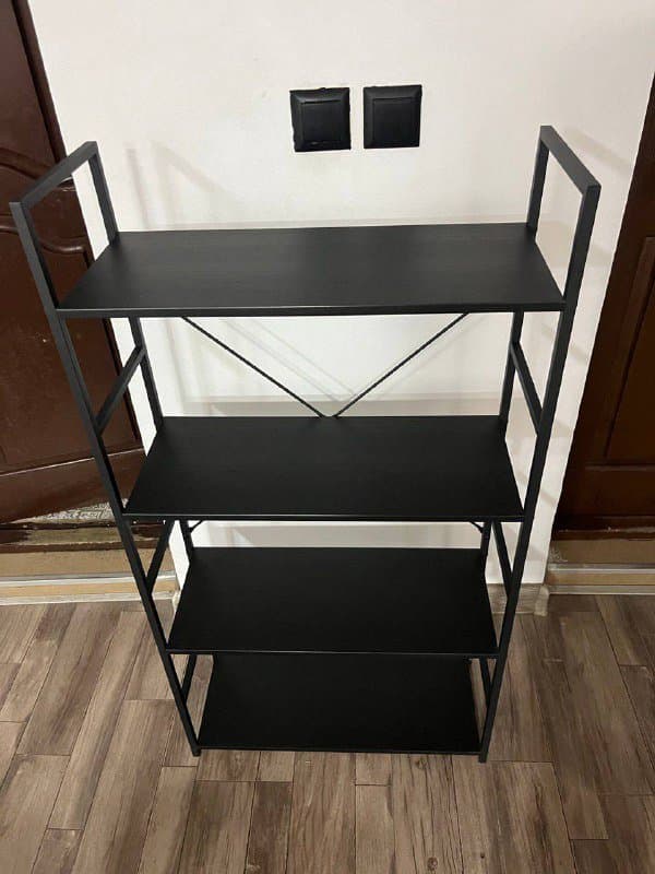 стол уличный стеклянный, морозильная камера, полка, деревянный стол, вешалки 4