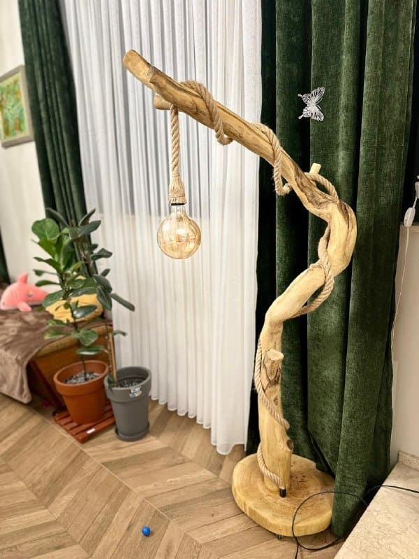 Торшер из цельного дерева 1