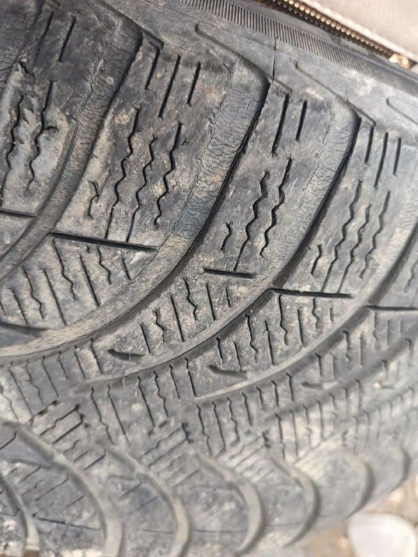 Зимняя резина 215/55 R17