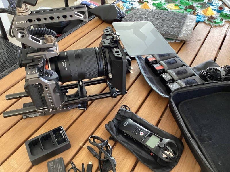 Камера Sony A7 III, объектив Tamron 28-75, монитор, аудиодиктофон 3