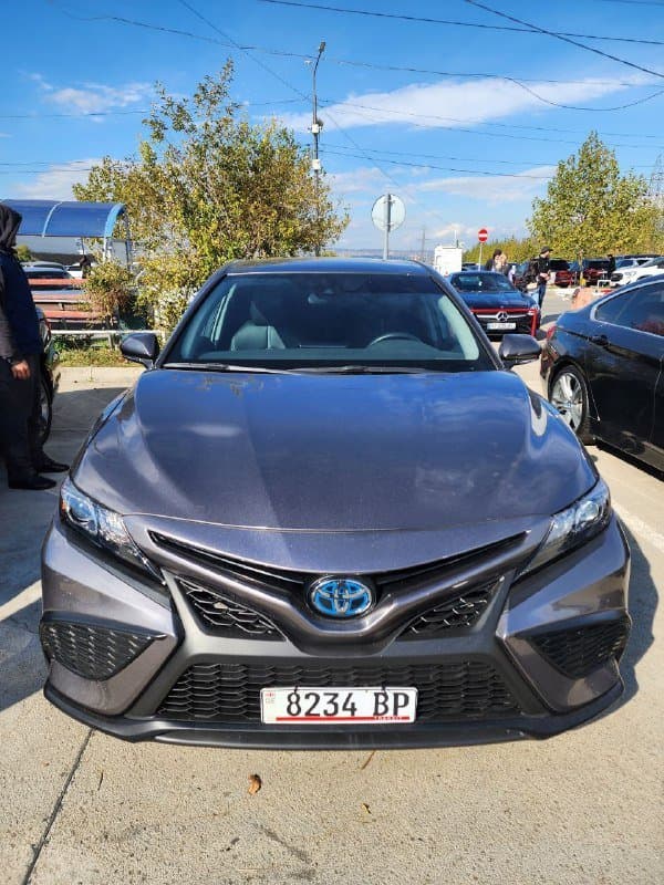 Toyota Camry 2022 г. 2.5 гибрид