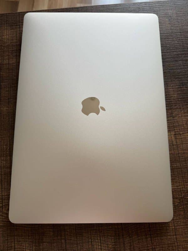 MacBook 15-inch 2019 Intel Core i9 16GB RAM 3