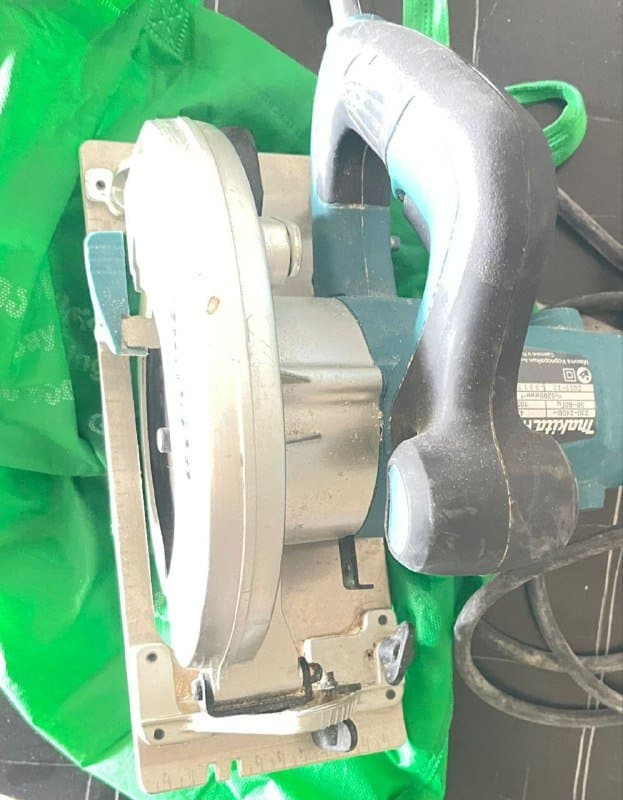 Дисковая пила Makita HS6601 1