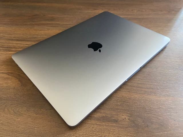 MacBook Pro 2017, 13.3, i5, 8GB RAM, 128GB SSD