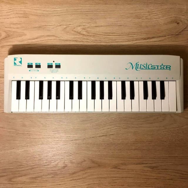 MIDI клавиатура Reveal MusicStar MKB02