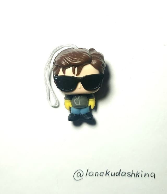 Фигурки Очень странные дела из киндеров