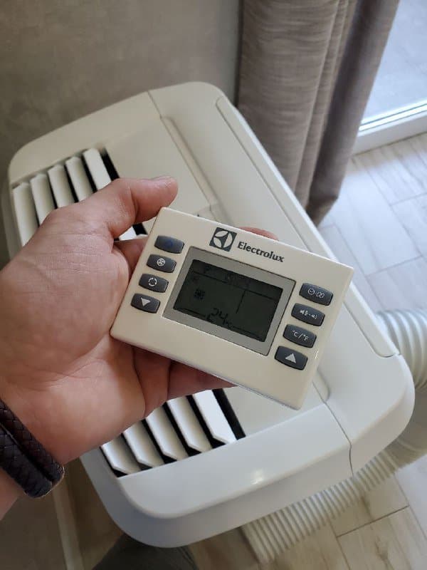 Напольный кондиционер Electrolux EACM - 14 EZ/N3 WHITE 4