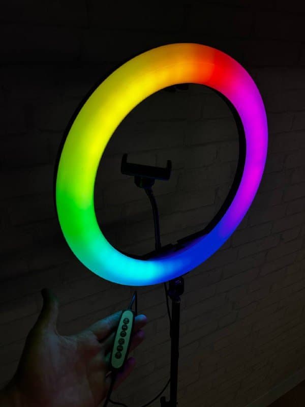 Кольцевая лампа RGB с пультом и креплением для телефона