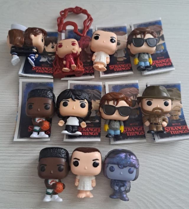 Kinder Joy Stranger Things фигурка