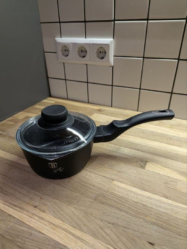 Кастрюля с крышкой большая Berllong, средняя Ambition, маленькая Berlinger Haus, сковорода Pyrex, кухонная утварь 5