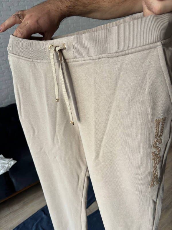 Вельветовые штаны Zara, спортивные штаны U. Polo, джемпер Koton 4