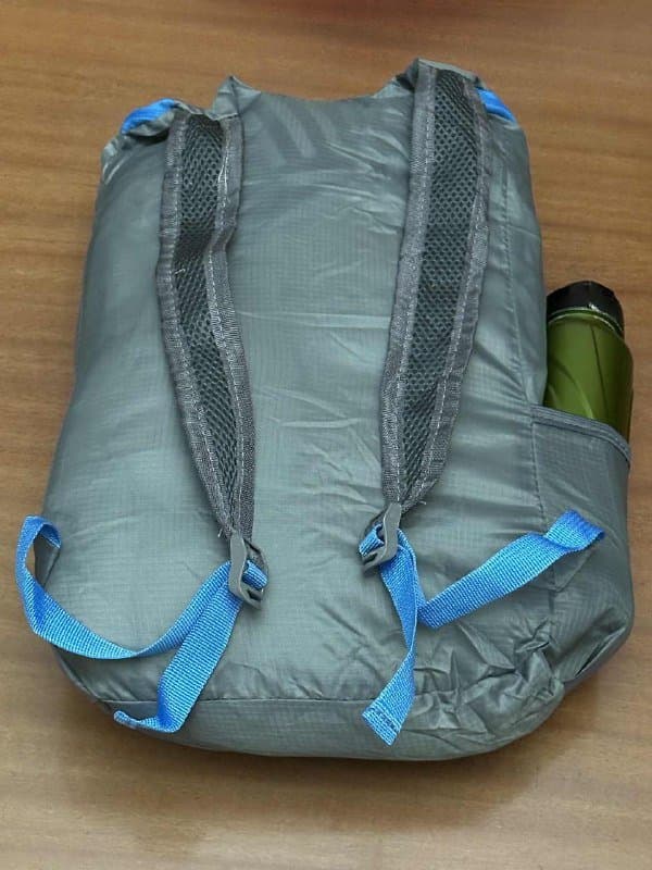 Чёрный рюкзак, синий и серый рюкзаки, спортивная сумка 7