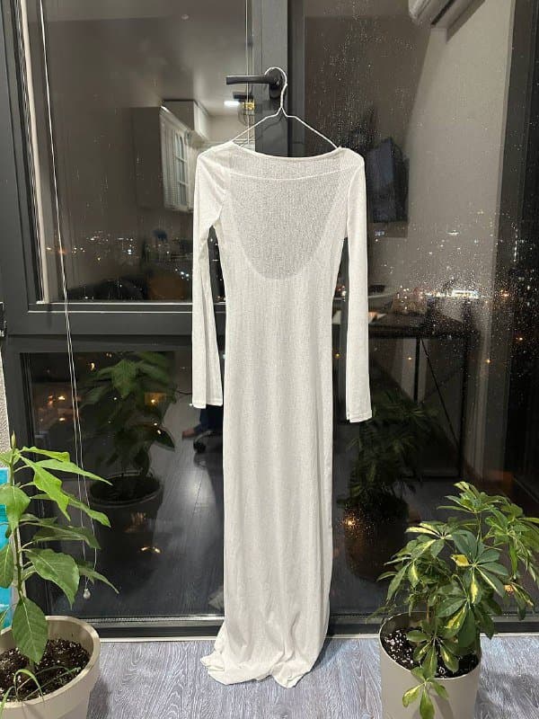 кейс для покера, прозрачное платье, платье с длинным рукавом, ковбойская шляпа, зимняя шапка, зимняя куртка 4