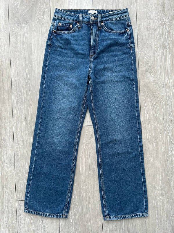 Джинсы, платья, рубашка, кеды, кроссовки, босоножки, сумка