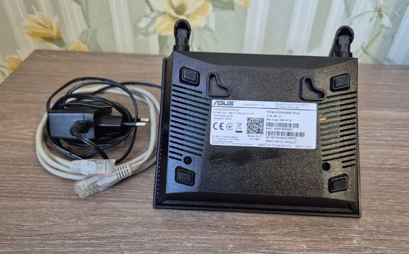 Wi-Fi роутер ASUS RT-N12E С1 чёрный б/у 3