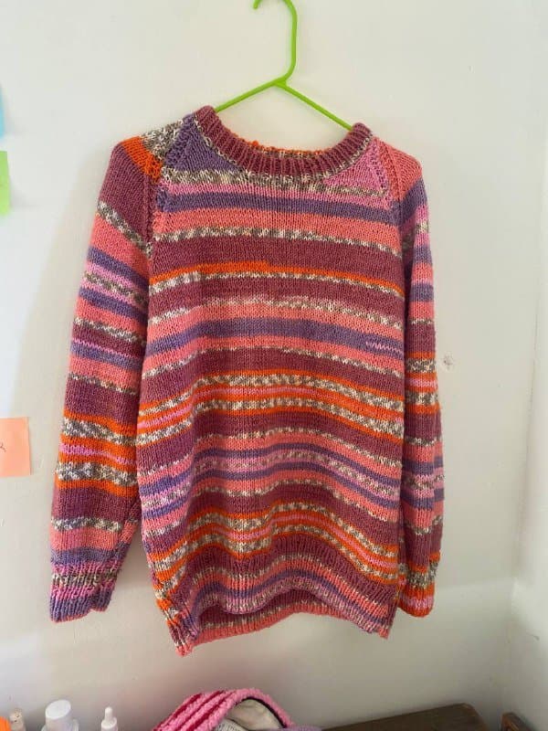 Мягкий шерстяной свитер ручной вязки 2