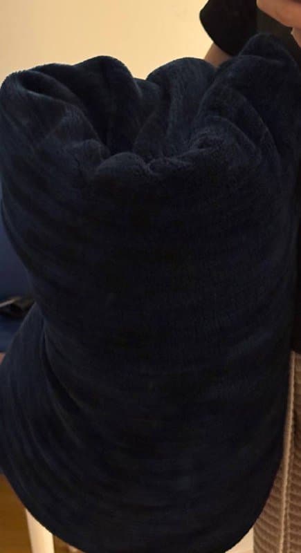 Постельное белье с кружевом и махровый плед темно-синий 3