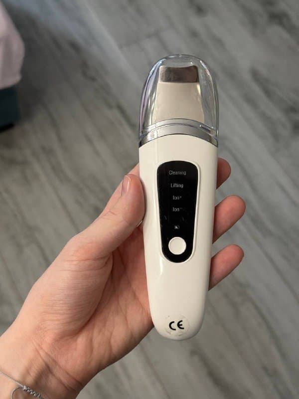 расческа-брашинг, губная помада, лак, корона, краб, крем для глаз, электрическая щетка, шорты, гирлянда, коробка чехол iPad, фотоальбом, игра, форма для свечки 6