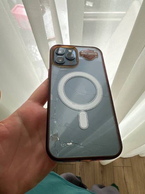 iPhone 12 Pro Max 128 ГБ с разбитым экраном и крышкой 1