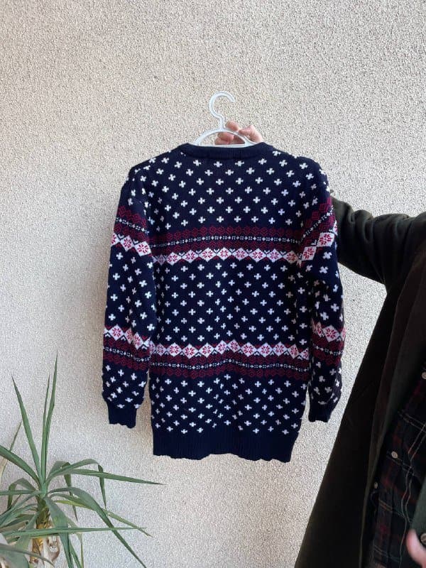 Апсайклинг рубашка, брюки Monki, боди, рубашка Zara, новогодний свитер 10