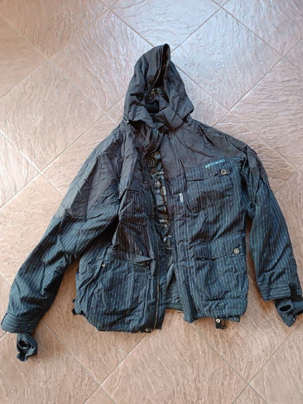 Горнолыжная куртка Billabong, горнолыжные штаны Wedze, размер М 1