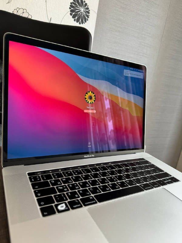 MacBook 15-inch 2019 Intel Core i9 16GB RAM 6