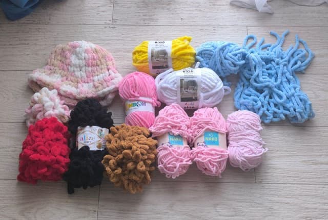 Пряжа, инструменты для вязания и фурнитура
