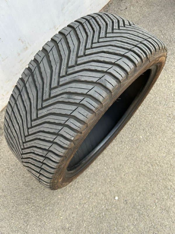 Шины Cross Climate Michelin 225/40 R18 M+S 2 шт.