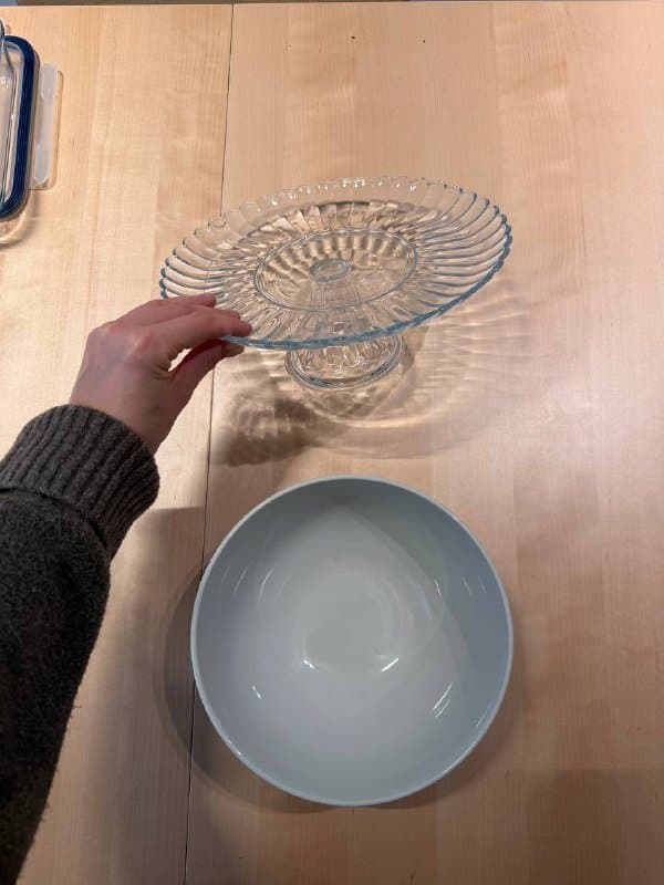 набор посуды, кастрюли, тарелки, чашки 2