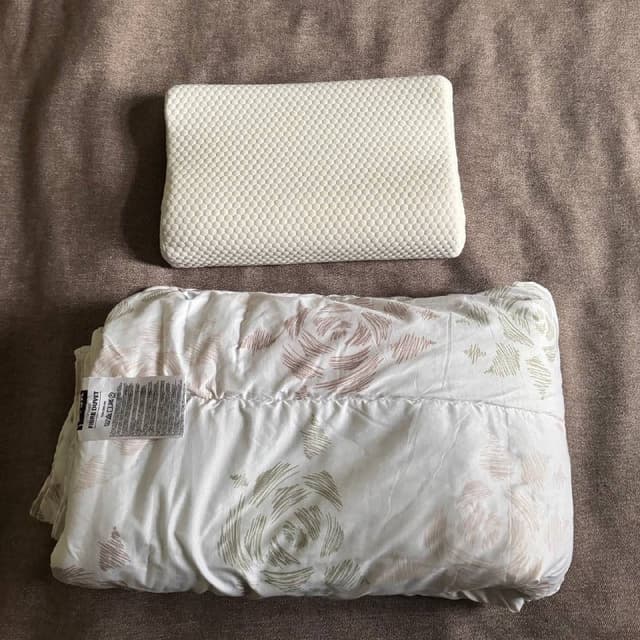 Одеяло JYSK Dyranosi Fibre Duvet, ортопедическая подушка JYSK