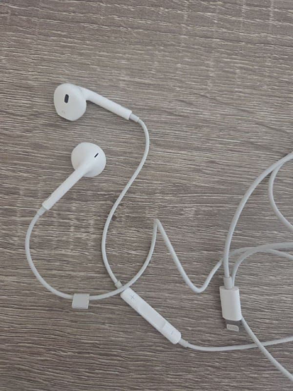 Проводные apple airpods