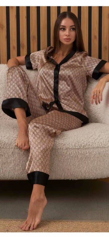 Новая шелковая пижама р.М