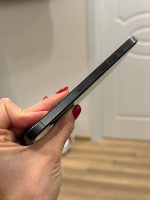 iPhone 15 Pro Max Black Titanium 4