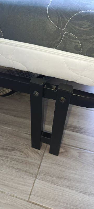 Двуспальная кровать с матрасом 160х200 см 2