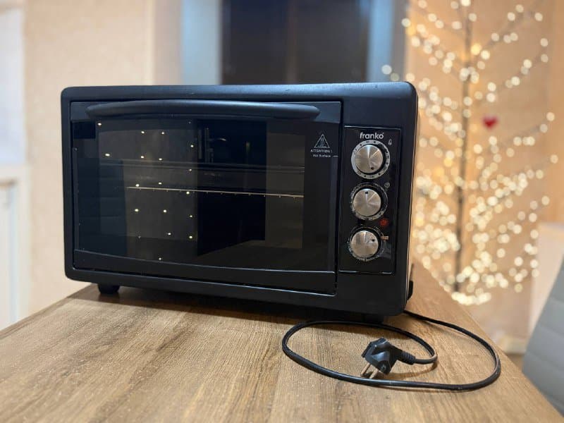 Духовка Fanco с 2 противнями 2