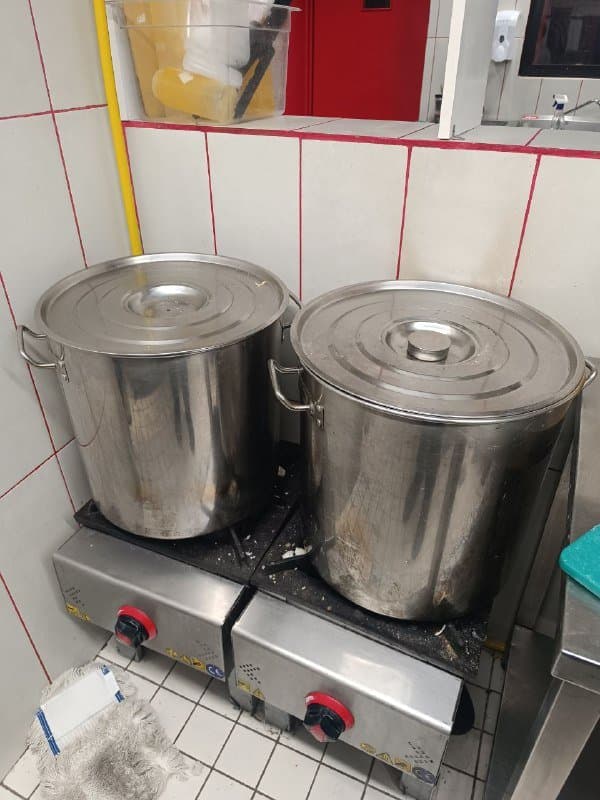 Кухонная утварь, емкости, масло 9