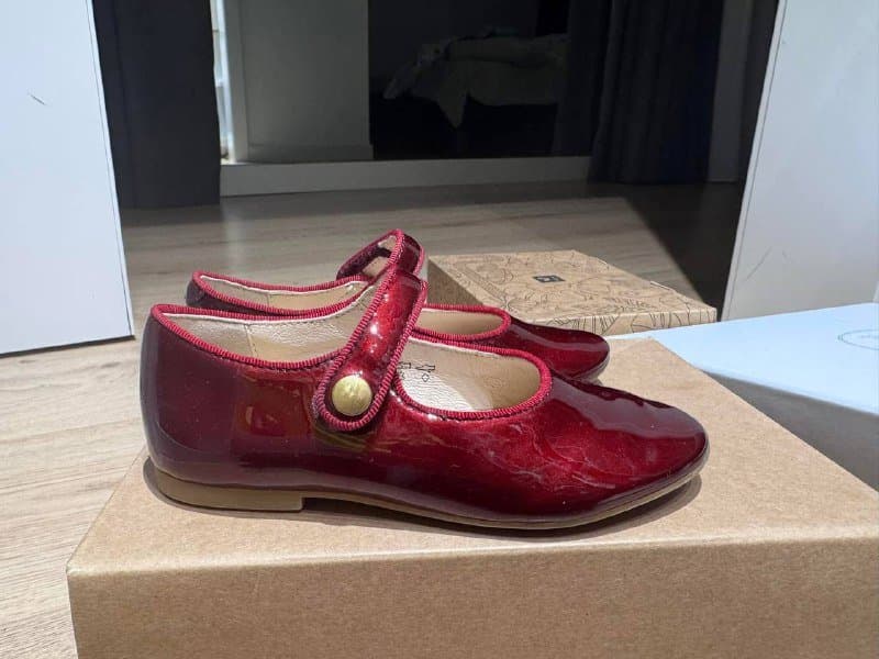 Куртка, платье, туфельки, свитера, тренч детские 4