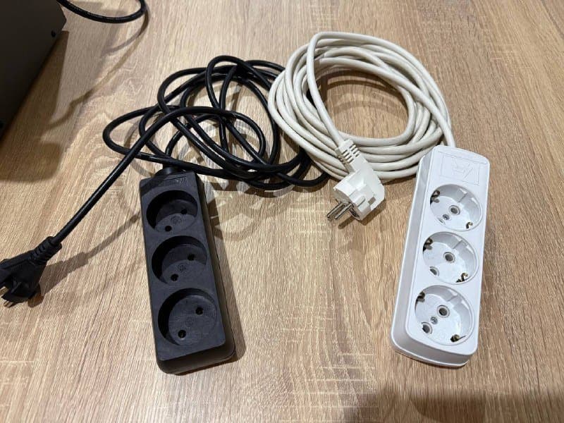 удлинитель черный без заземления, удлинитель белый с заземлением, сетевой адаптер TopON TOP-TF03 1