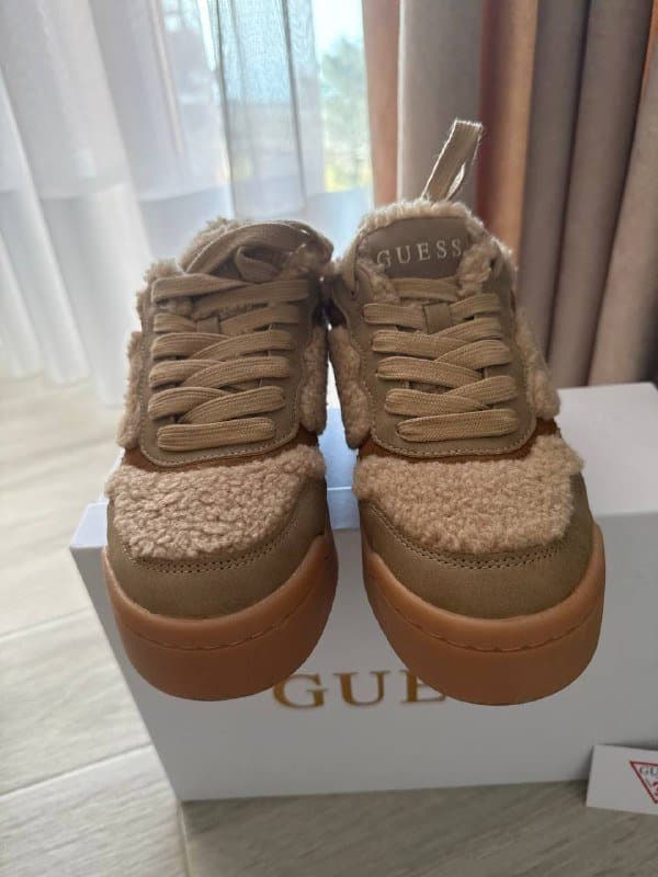 Кроссовки Guess женские, размер 36 3