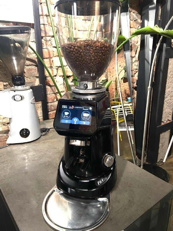 Оборудование кофейни: кофемолка, другое оборудование