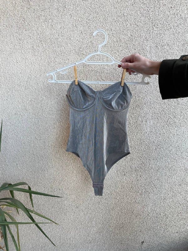 Апсайклинг рубашка, брюки Monki, боди, рубашка Zara, новогодний свитер 5