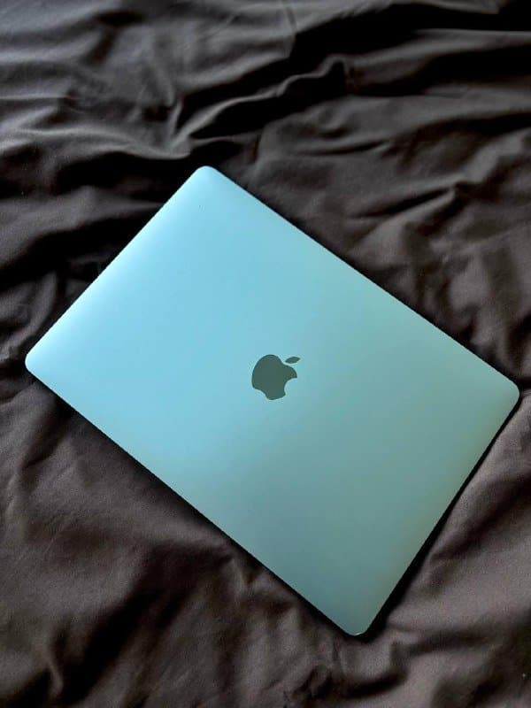 MacBook Pro M1 2020, iPhone 13 Pro 128GB, iPhone 15 128GB, iPad 5 поколения 3