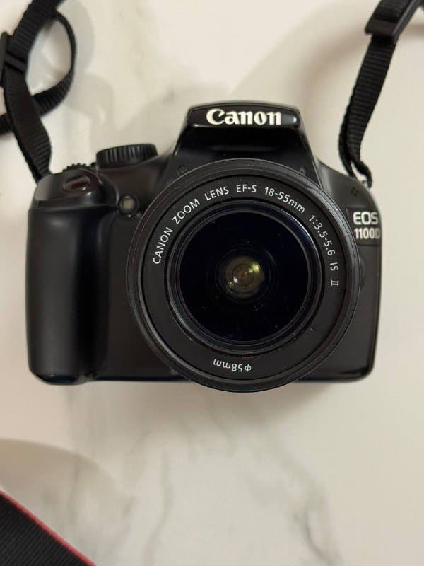 Фотоаппарат Canon EOS 1100D с объективом