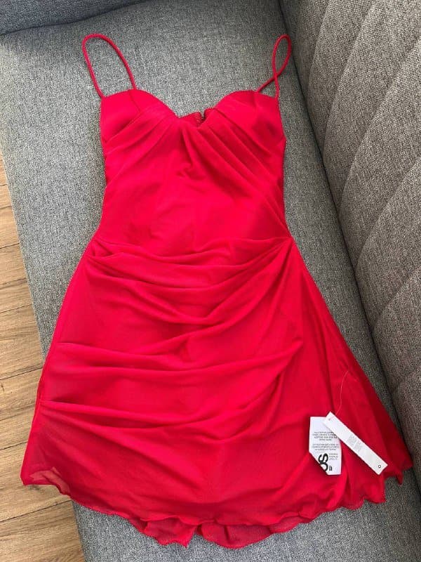 Красное мини-платье ASOS DESIGN S/M, с подкладом, со шлейфом 4