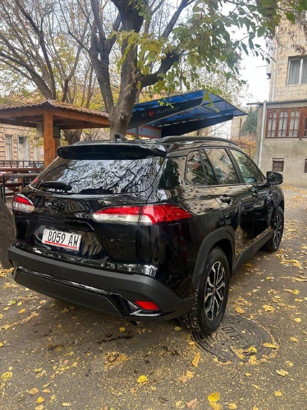 Toyota Corolla 2024 года гибрид 4x4