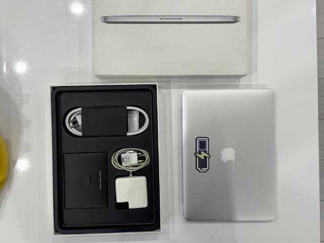 MacBook Pro 13 2015 128GB SSD 8GB RAM