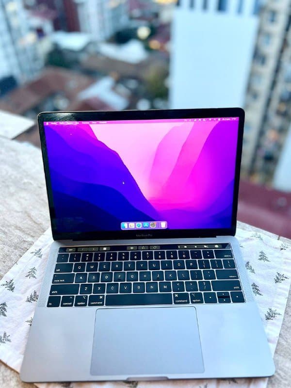 MacBook Pro 13 2019 i7 16GB RAM 500GB SSD 2