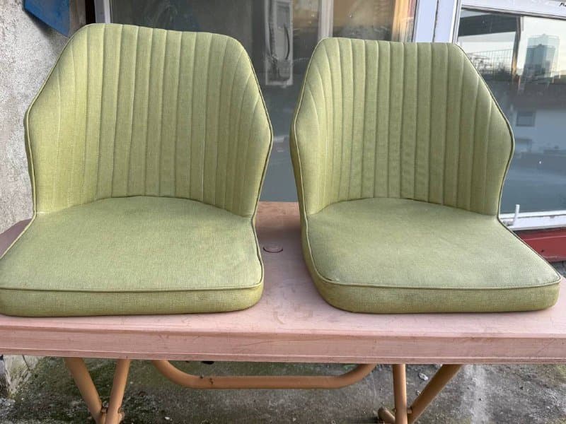 Два зелёных стула без ножек 3